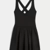 Gilly Hicks Active Recharge Wrap Halter Elbise