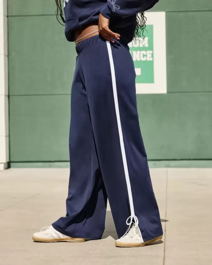 Gilly Hicks Aktif Yan Fiyonklu Bol Pantolon Gilly Hicks Aktif Yan Fiyonklu Bol Pantolon