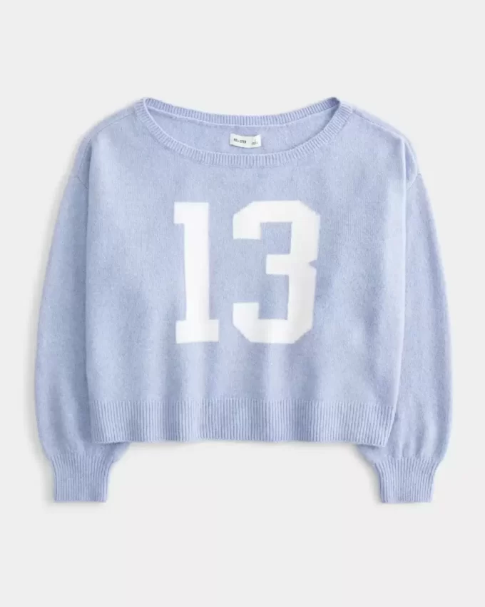 Hollister Comfy Cloud Easy Omuzdan Bağlamalı Numaralı Grafik Kazak Hollister Comfy Cloud Easy Omuzdan Bağlamalı Numaralı Grafik Kazak