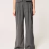 Hollister Livvy Ultra Yüksek Bel Geniş Paça Pantolon Hollister Livvy Ultra Yüksek Bel Geniş Paça Pantolon