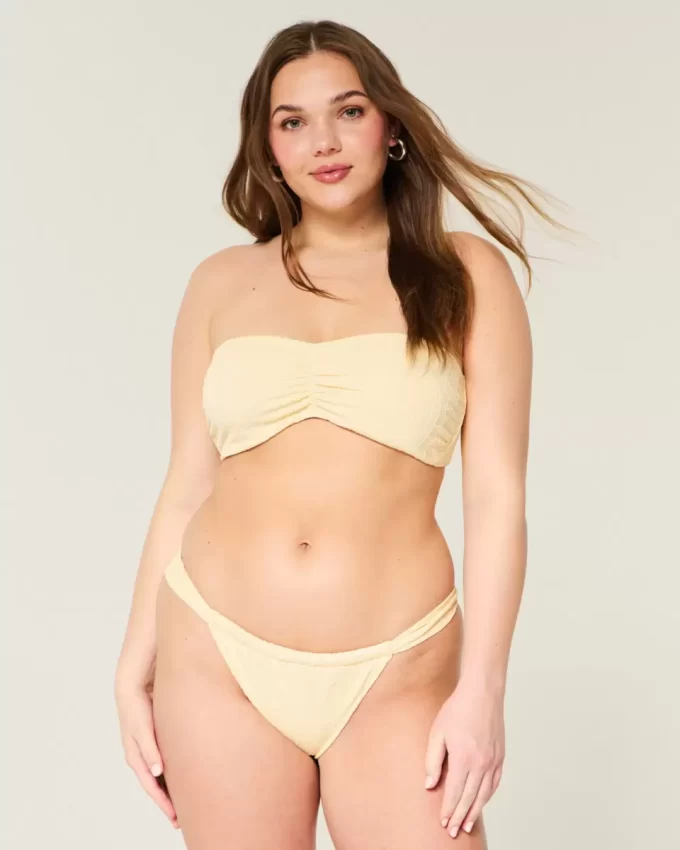 Jakarlı Geniş Askılı En Şımarık Bikini Altı Jakarlı Geniş Askılı En Şımarık Bikini Altı