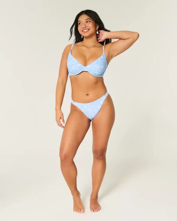 Kıvrımlı Balenli Derin Bikini Üstü Kıvrımlı Balenli Derin Bikini Üstü