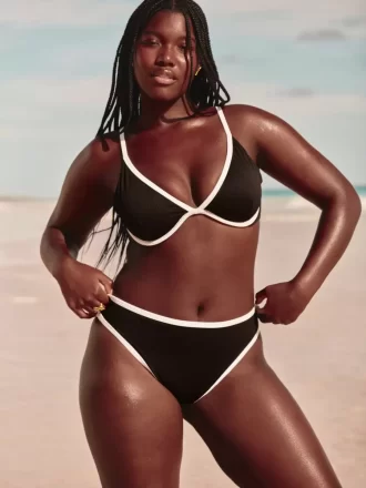 Kıvrımlı Yüksek Paçalı Yüksek Bel Ribanalı Şımarık Bikini Altı