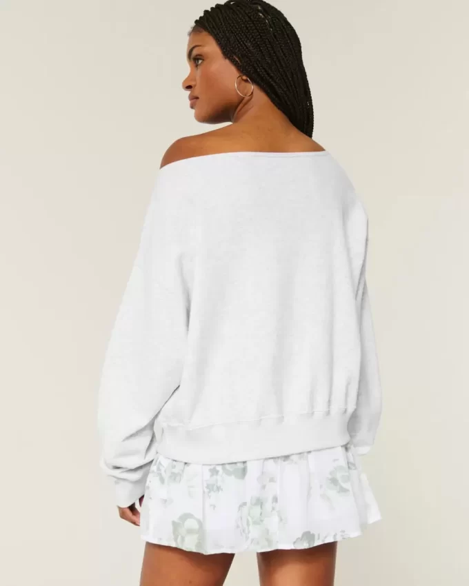Omuzları Açık Connecticut Grafik Sweatshirt Omuzları Açık Connecticut Grafik Sweatshirt