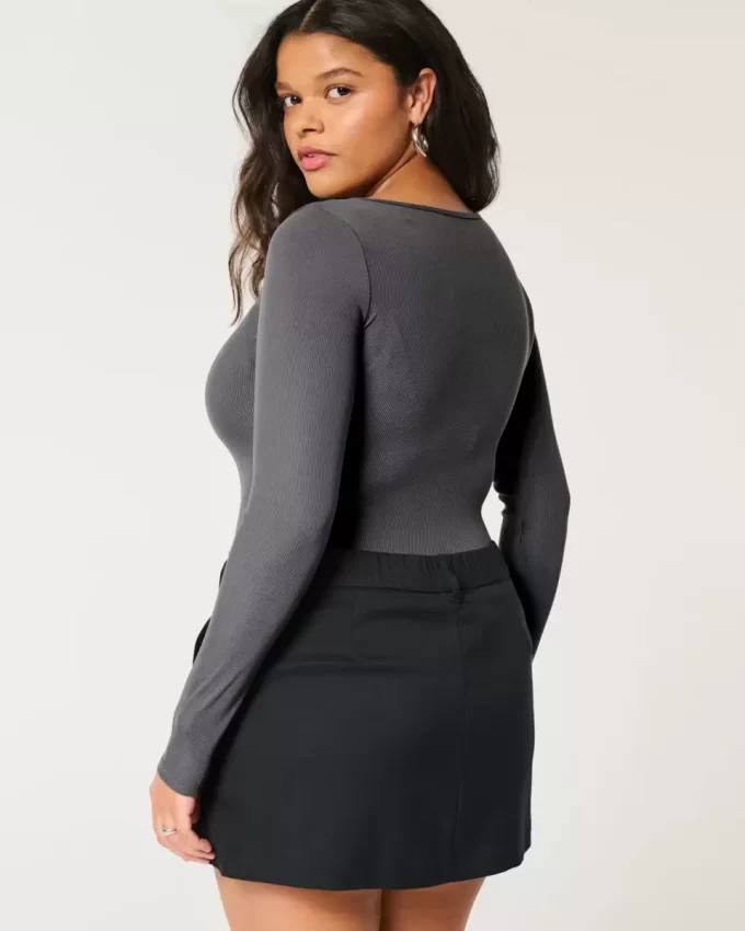 Ribanalı Dikişsiz Kumaş Kare Yaka Bodysuit Ribanalı Dikişsiz Kumaş Kare Yaka Bodysuit