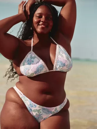 Tığ İşi Karışık Yüksek Paçalı Bikini Altı